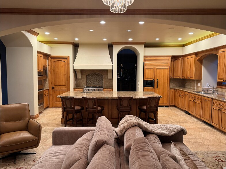 Building Photo - 61725 Broken Top Dr