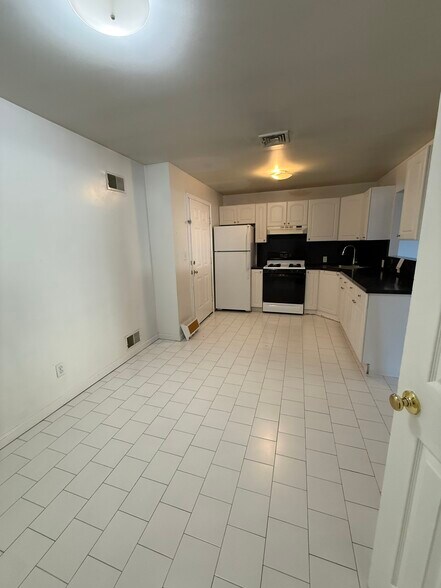 Building Photo - 360 Ridge Rd