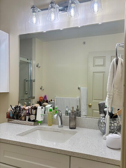Bathroom - 22 Cormorant Pl