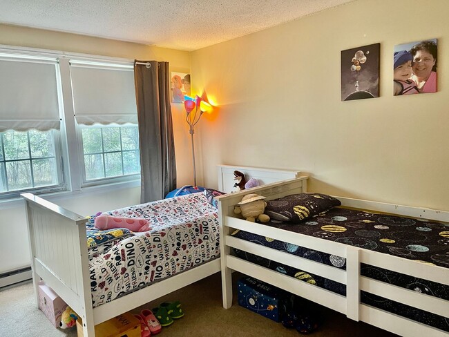 Building Photo - 2 bedroom, 1 bathroom