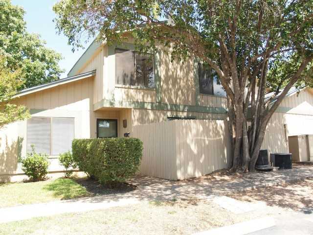 Primary Photo - Spacious Townhouse in North Austin!