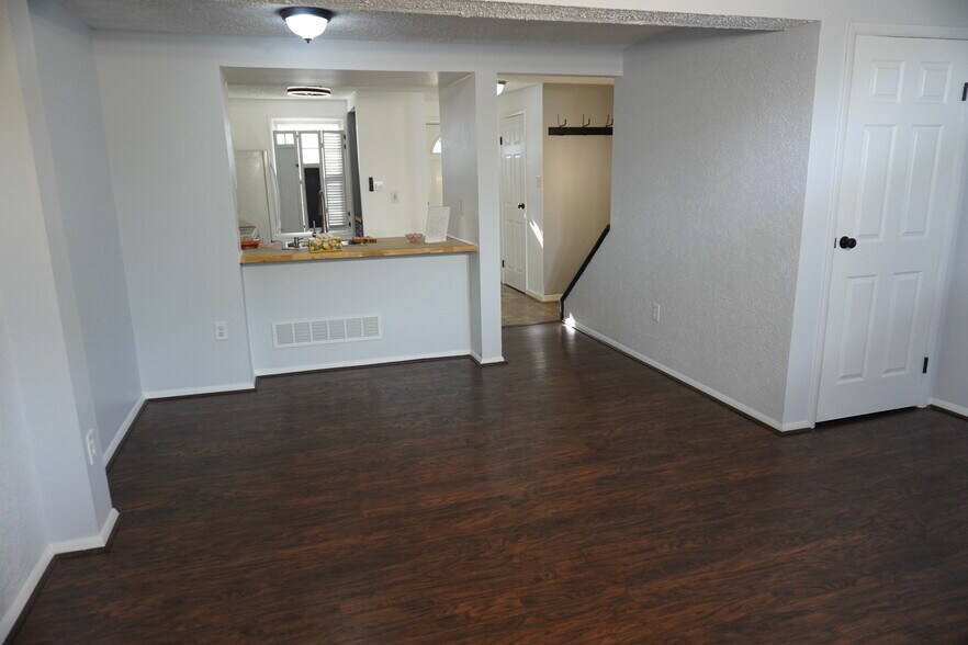 Building Photo - 25 Stillwood Cir