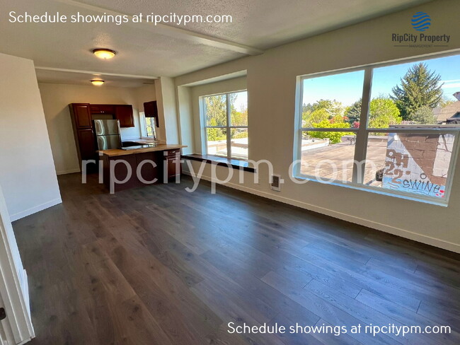 Building Photo - 827 N Lombard St