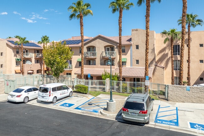 Building Photo - Tierra Del Sol