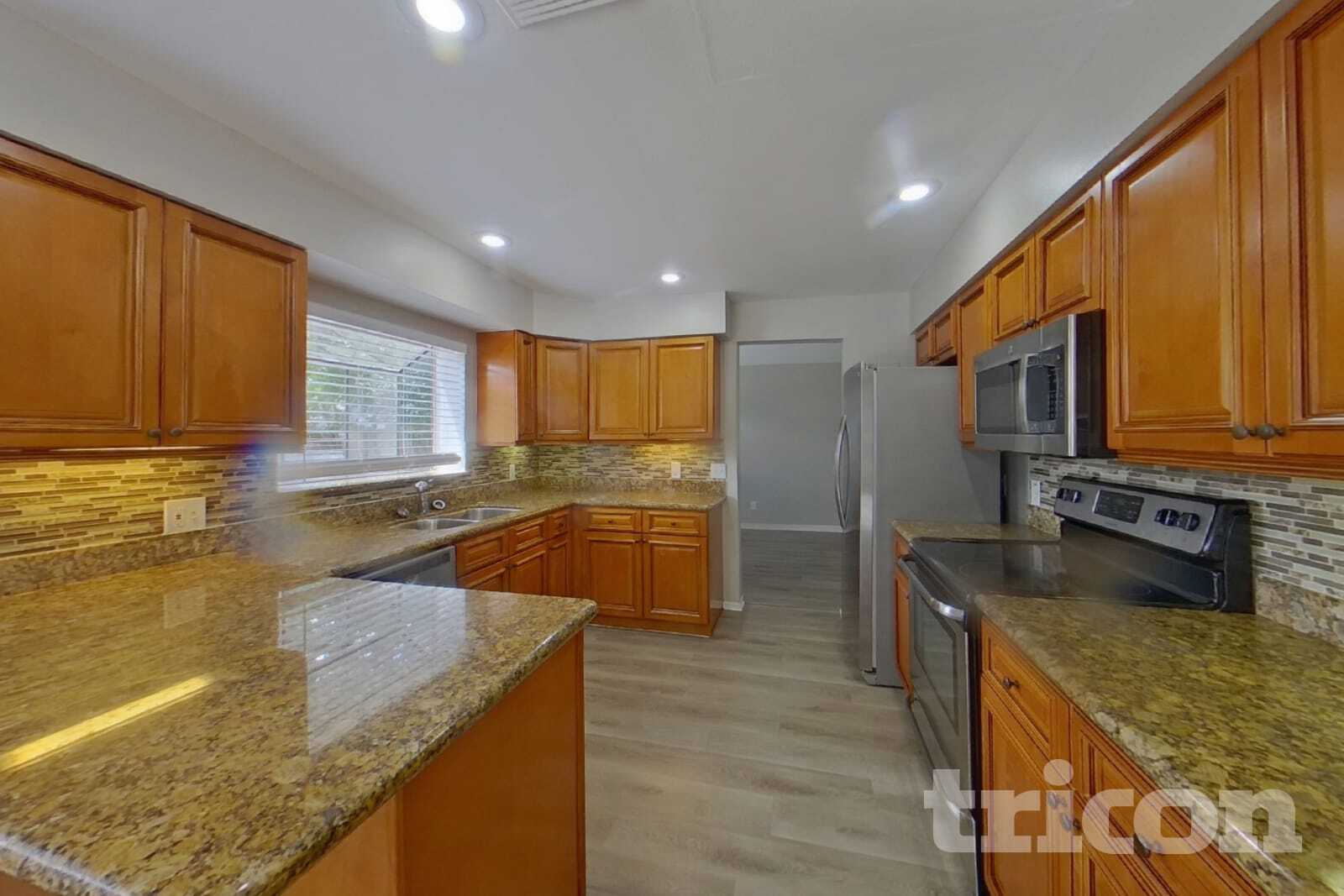 Building Photo - 15130 Heathridge Dr