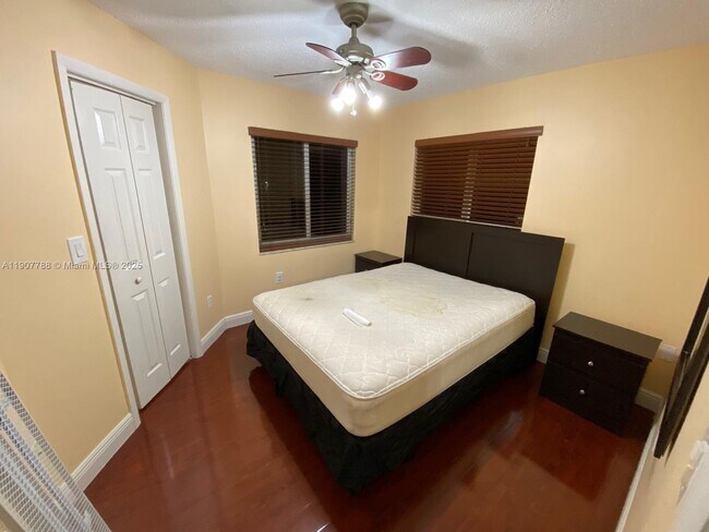 Building Photo - 10934 SW 146th Ave