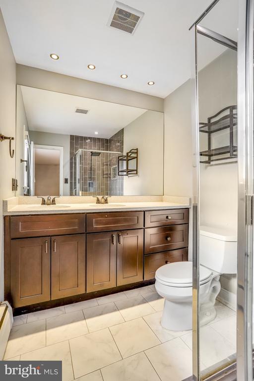 Building Photo - 9801 Orchid Cir