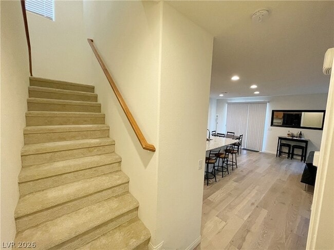 Building Photo - 692 Bamboo Bnd Pl