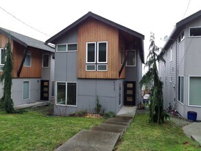 Building Photo - Immaculate and LARGE 4-Bedroom Home in Unb...