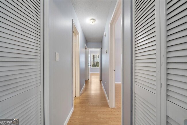 Building Photo - 3599 Woodbriar Cir