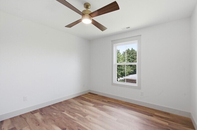 Building Photo - 155 Dedman St