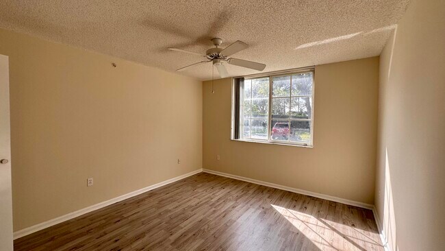 Building Photo - 7808 Sonoma Springs Cir