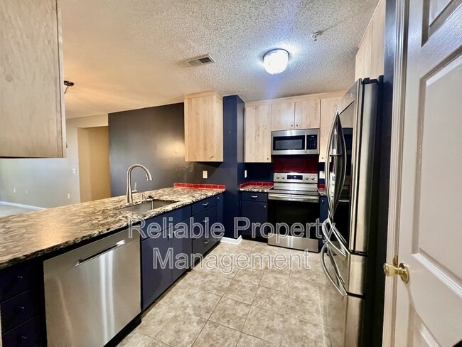 Building Photo - 203 Sturbridge Dr