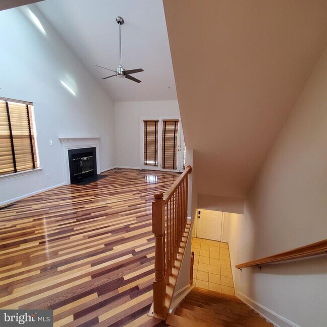 Building Photo - 16211 Ellipse Terrace