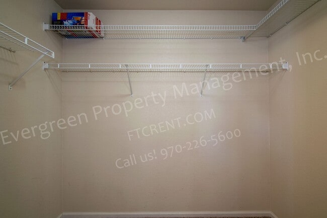 Building Photo - 2214 Bow Side Dr