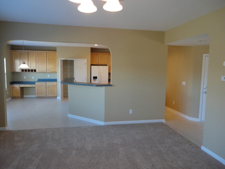 Building Photo - 3227 Enchanting Way