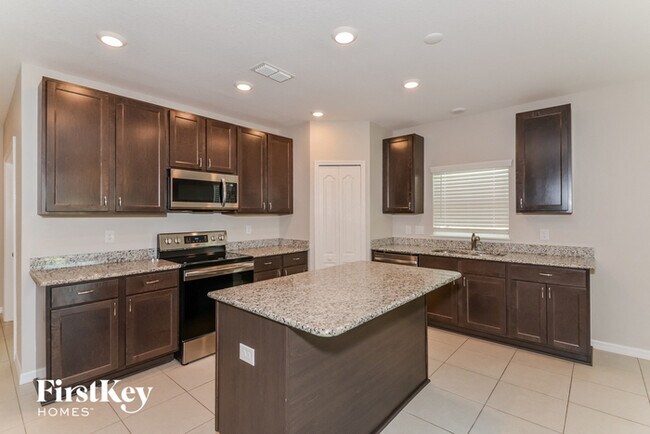 Building Photo - 4526 Birdsong Dr