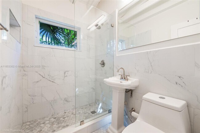 Building Photo - 5830 SW 51st St