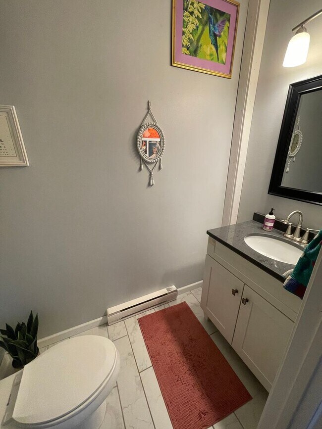 Building Photo - 2317 W 9th St