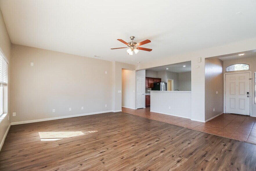 Building Photo - 5305 S 52nd Dr