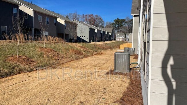 Building Photo - 135 Bryon Ln