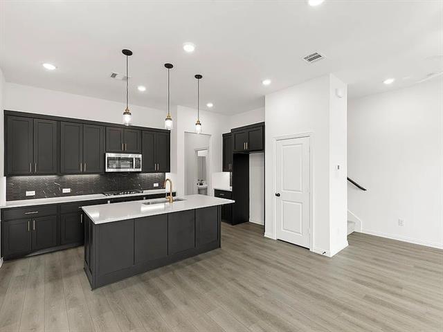 Building Photo - 713 Kerrville Ln