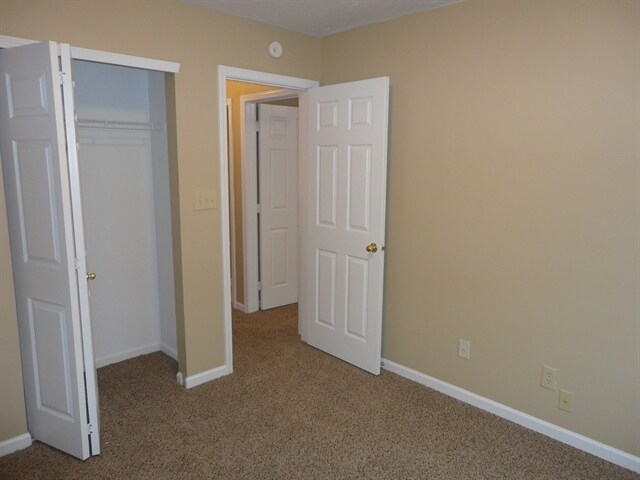 Building Photo - 1903 E Maple Park Dr