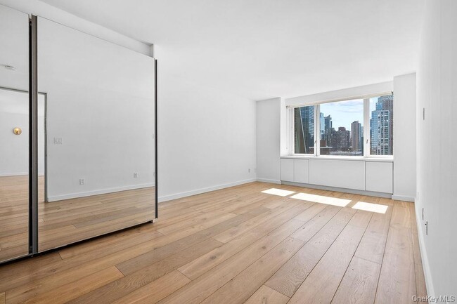 Building Photo - 322 W 57th St