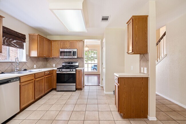 Building Photo - Stunning 4-Bedroom Home in Cedar Park with...