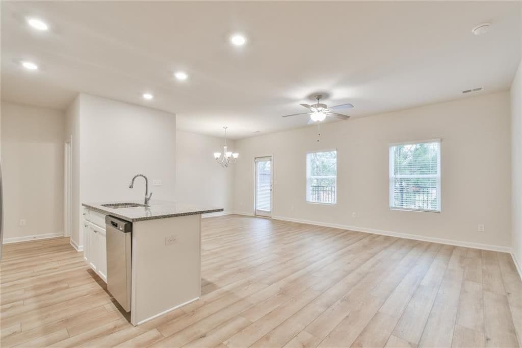 Building Photo - 4541 Bishops Ln