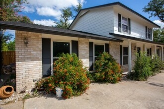 Building Photo - 10404 Doering Ln