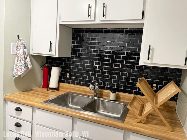 Kitchen - 7 Oak Trl