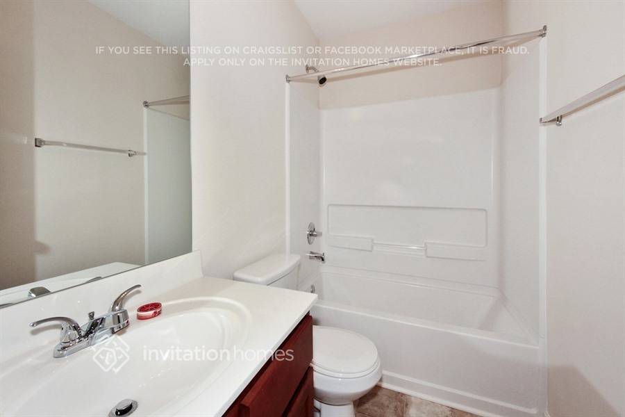 Building Photo - 4101 Oak Field Dr