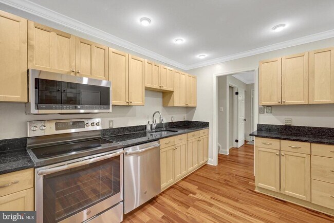 Building Photo - 12607 Glenbrooke Woods Dr