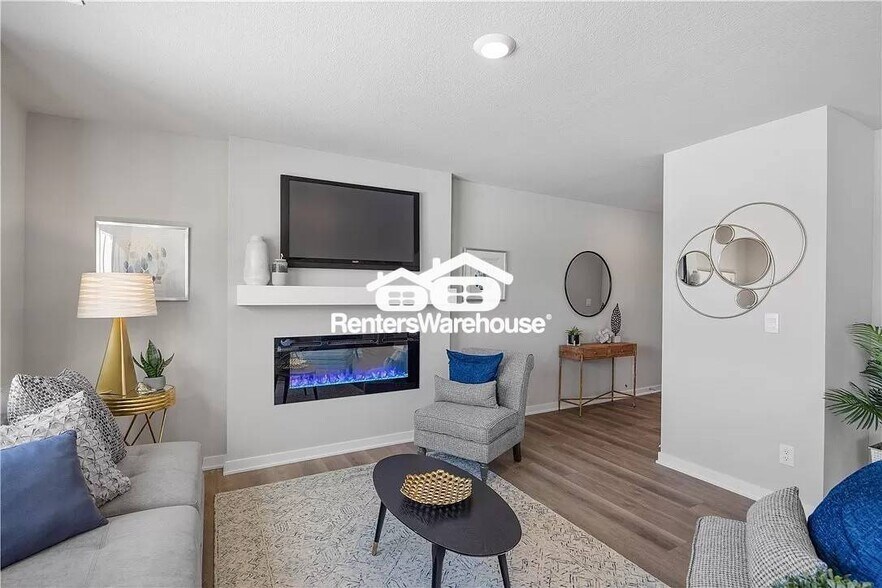 Building Photo - 2205 Bugge Dr