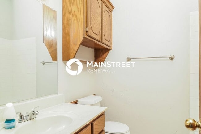 Building Photo - 4 Bedroom Pet-Friendly Home in Oklahoma City, OK with Main Street Renewal