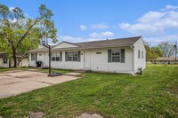 Building Photo - Beautiful 2-bedroom Duplex in the heart of...