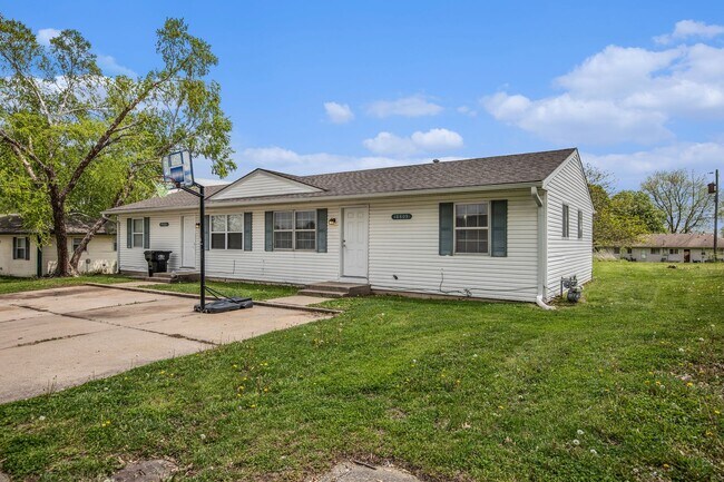 Building Photo - Beautiful 2BR/1BA Duplex in Independence!