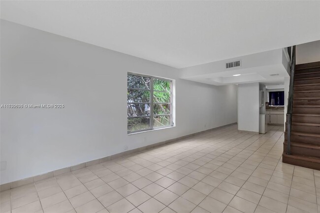 Building Photo - 6141 SW 42nd Ct