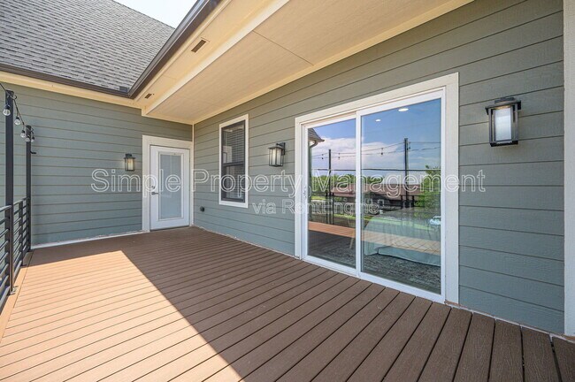 Building Photo - 4005 N Indiana Ave