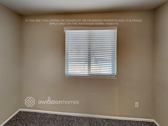 Building Photo - 865 S Pheasant Dr