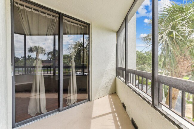 Building Photo - 6463 La Costa Dr