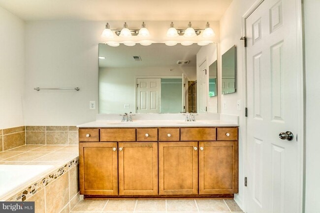Building Photo - 45770 Winding Branch Terrace
