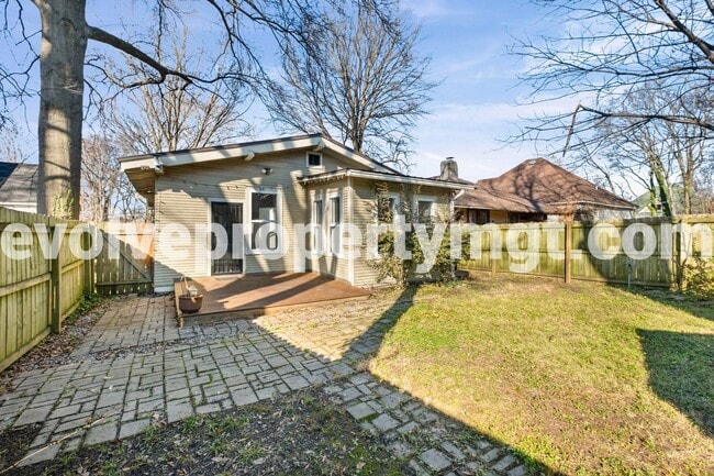 Building Photo - 246 N Watkins St