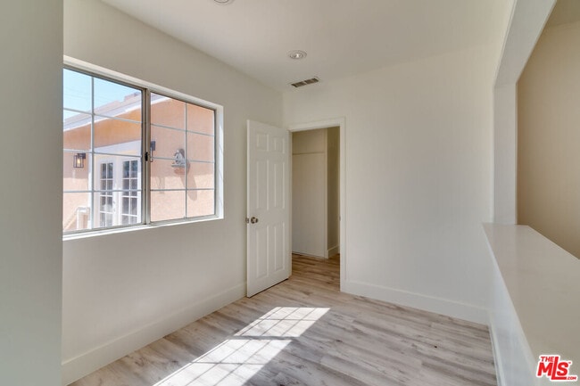 Building Photo - 8037 Campion Dr
