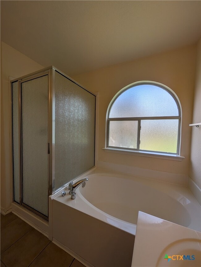 Building Photo - 268 Goliad Dr