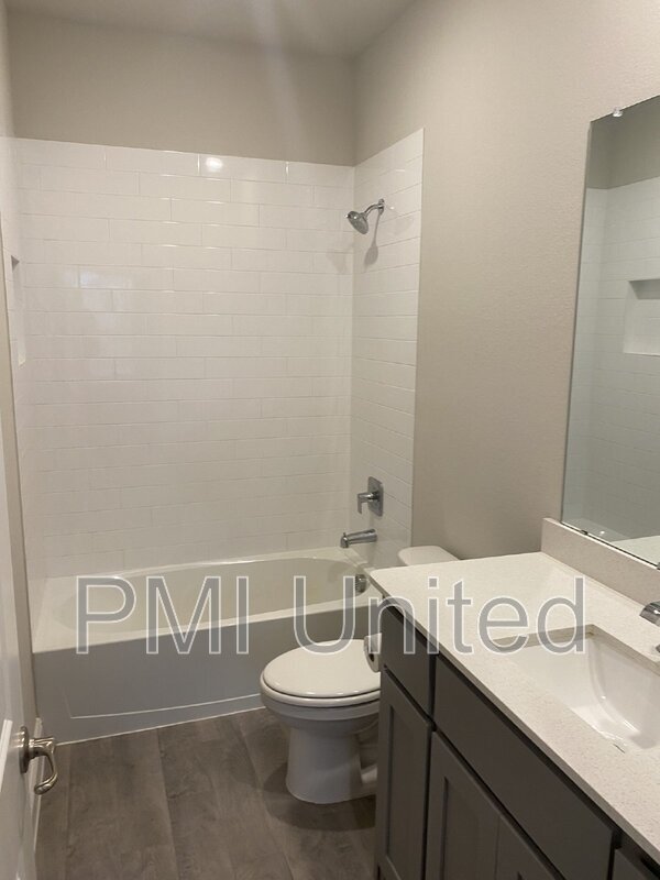 Building Photo - 249 Irish Moss Dr