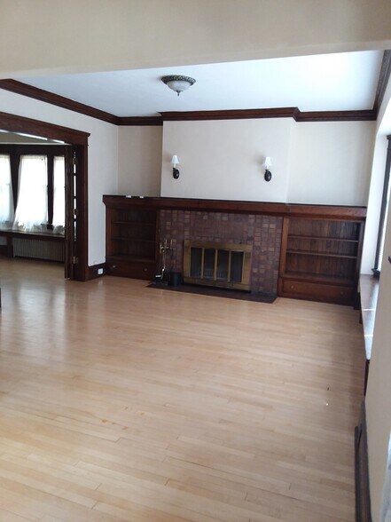 Building Photo - 3408 N Downer Ave