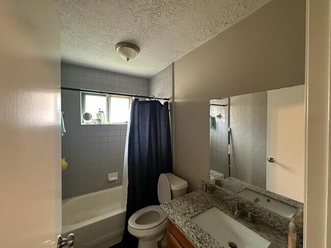 Building Photo - 10921 Pecan Dr