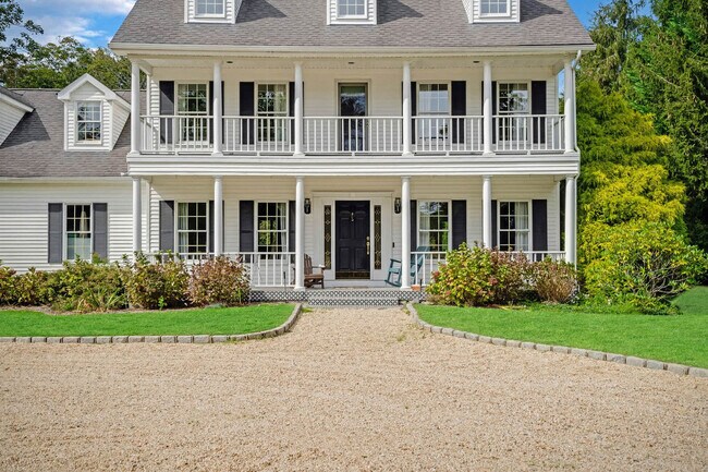 Building Photo - 1025 Peconic Bay Blvd